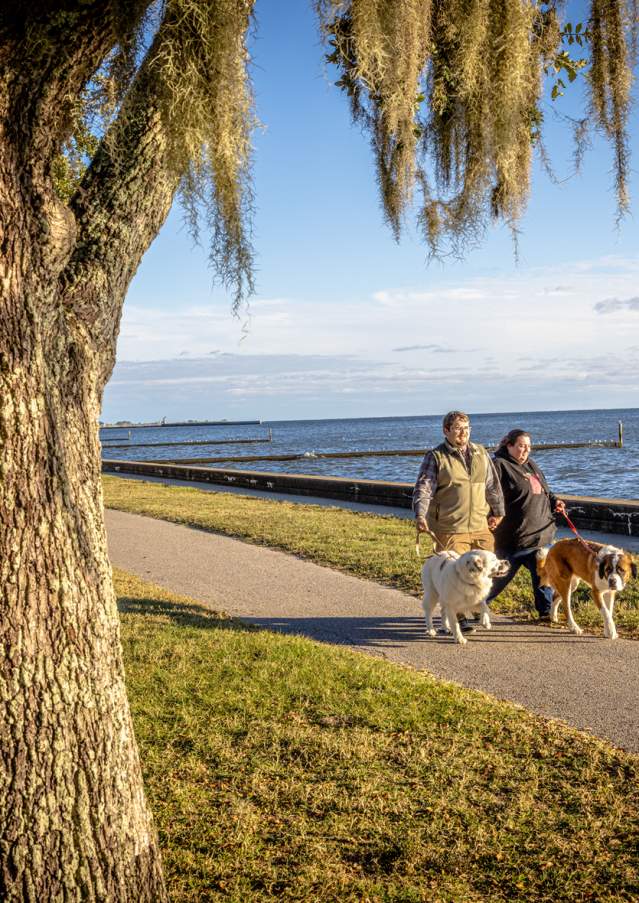 Stroll the Mandeville Lakefront