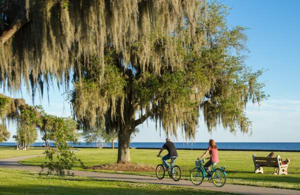 Biking along the Mandeville Lakefront