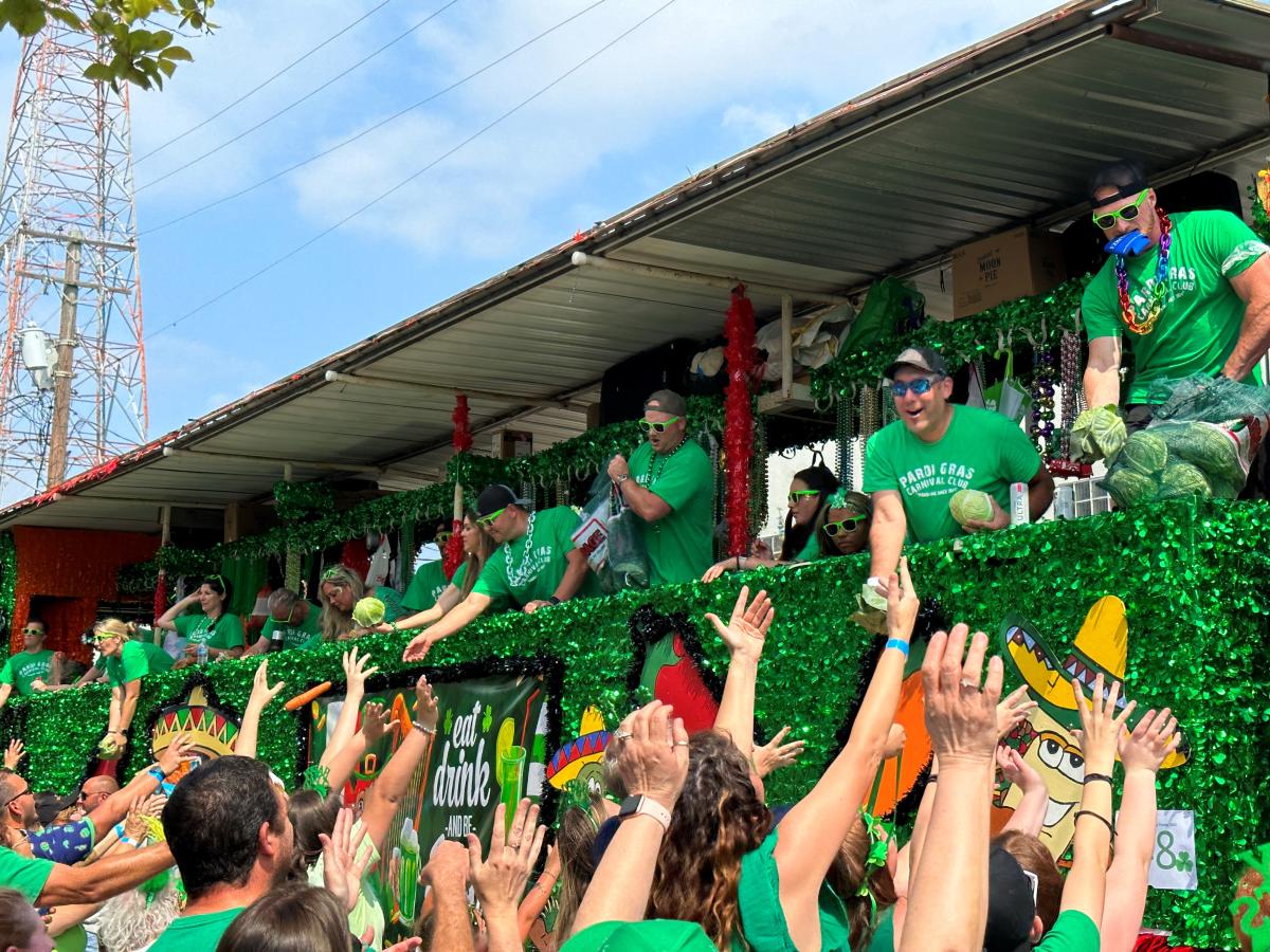 Krewe of Pardi Gras rolls in the Slidell St. Patrick's Day Parade