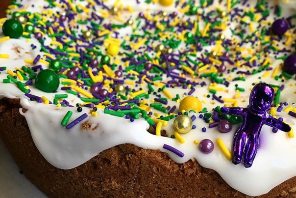 Lola's Ooey Gooey King Cake